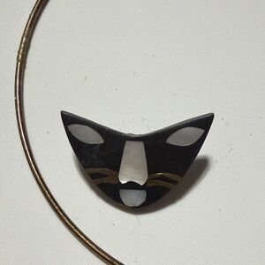 Chic Black and Gold Cat Brooch